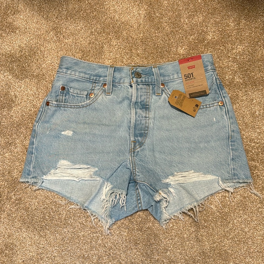Levis 501 denim shorts size 26